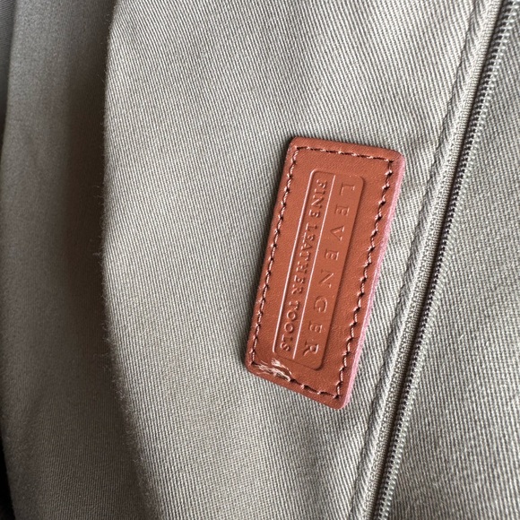 Levenger Italian leather travel bags (2) - Picture 11 of 16